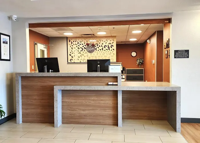Candlewood By Ihg 2*